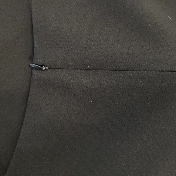 White House | Black Market Dress 🖤 - Picture 7 of 9